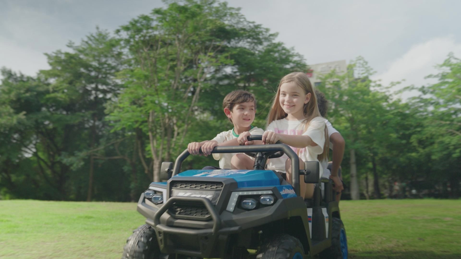 Load video: 24V Ride on Truck for Kids